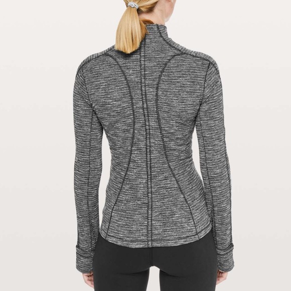 Lululemon Run Briskly 1/2 Zip - Picture 3 of 12